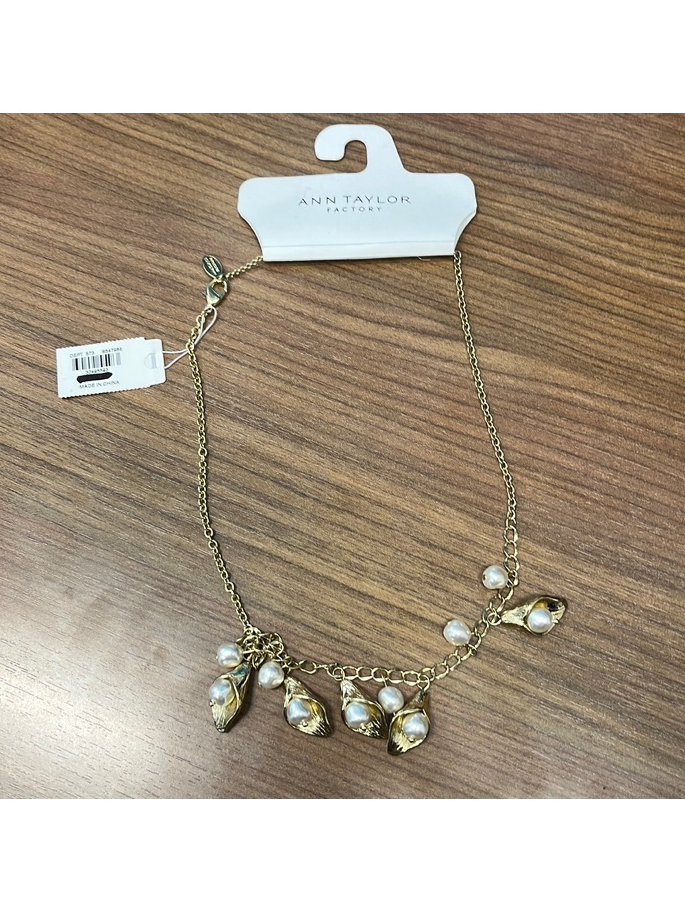 NWT Ann Taylor Factory gold tone  and faux pearl necklace 18” - 21”